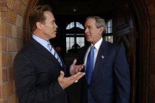Schwarzenegger_Bush_windowsba3.jpg