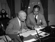 prescott-bush-en-eisenhower.jpg