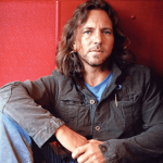 1245603983-eddievedder.png