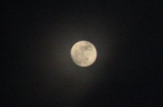 Supermoon 1 May 4 2012 (copyright unhypnotize.com).jpg