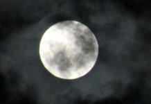 Supermoon Full 13 May 5 2012 (copyright unhypnotize.com).jpg